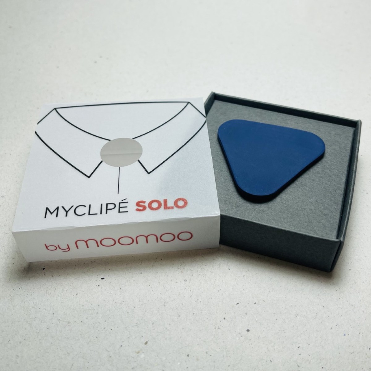 SOLO TRIANGLE DARK BLUE